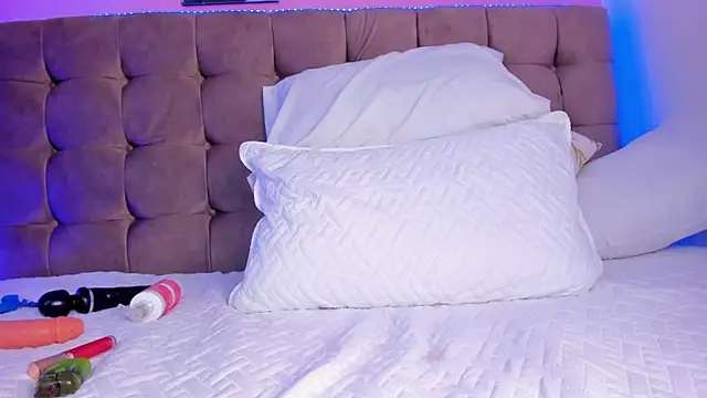 aleja cute  online show from 03/13/25, 06:48