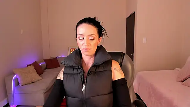 Kristen Garner online show from 05/28/26, 08:17