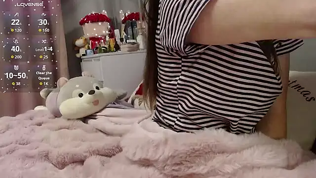 Snapshot of Viktoriiya_bald chatting on 01/11/26, 12:37 Viktoriiya bald online show from 01/11/26, 12:37