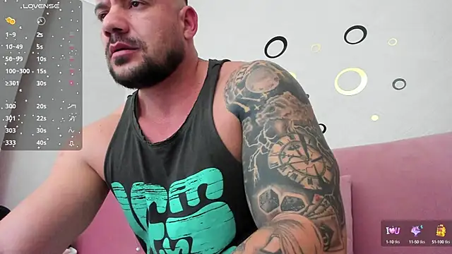 Snapshot of musclemonster31 chatting on 01/19/25, 02:15 musclemonster31 online show from 01/19/25, 02:15