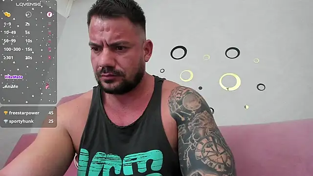 Snapshot of musclemonster31 chatting on 01/21/25, 03:15 musclemonster31 online show from 01/21/25, 03:15