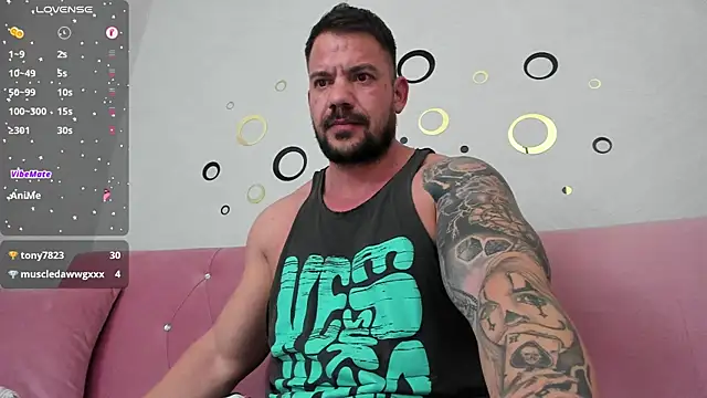 Snapshot of musclemonster31 chatting on 01/29/25, 12:33 musclemonster31 online show from 01/29/25, 12:33