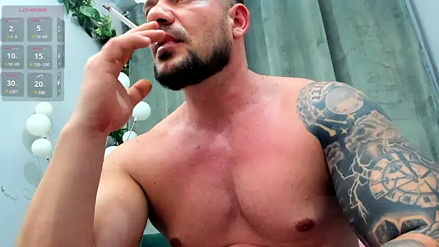 Snapshot of musclemonster31 chatting on 02/17/25, 02:53 musclemonster31 online show from 02/17/25, 02:53