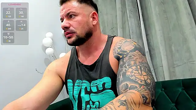 Snapshot of musclemonster31 chatting on 02/19/25, 10:20 musclemonster31 online show from 02/19/25, 10:20