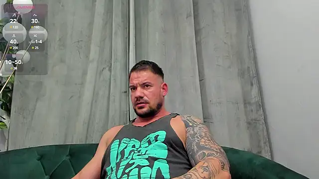 Snapshot of musclemonster31 chatting on 02/21/25, 08:40 musclemonster31 online show from 02/21/25, 08:40