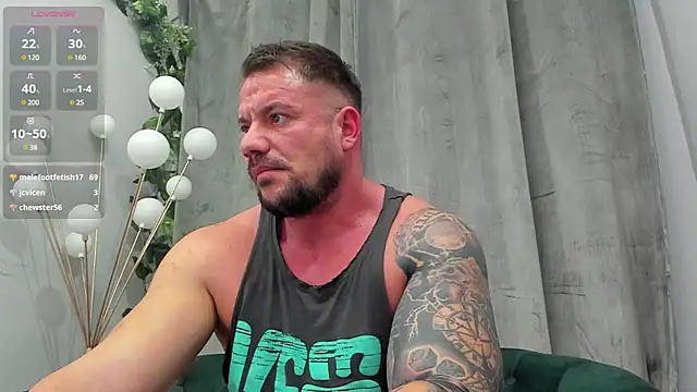 Snapshot of musclemonster31 chatting on 02/24/25, 11:54 musclemonster31 online show from 02/24/25, 11:54
