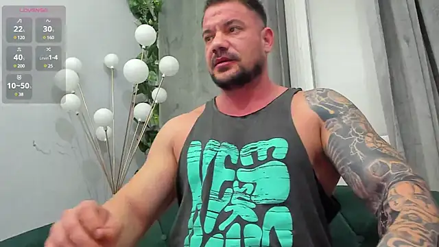 Snapshot of musclemonster31 chatting on 02/26/25, 06:15 musclemonster31 online show from 02/26/25, 06:15