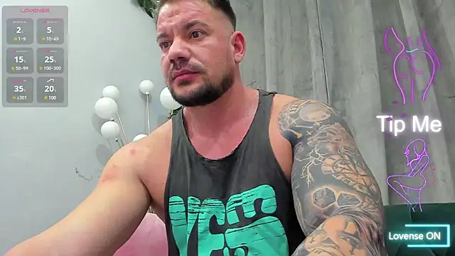 Snapshot of musclemonster31 chatting on 03/03/25, 09:05 musclemonster31 online show from 03/03/25, 09:05