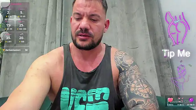 Snapshot of musclemonster31 chatting on 03/18/25, 02:36 musclemonster31 online show from 03/18/25, 02:36