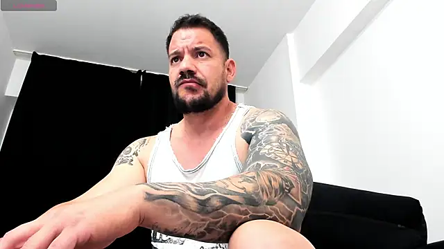 Snapshot of musclemonster31 chatting on 09/30/25, 02:00 musclemonster31 online show from 09/30/25, 02:00