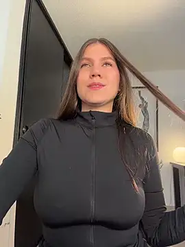 AmelieLaurent  online show from 05/05/26, 11:57