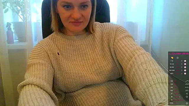 Snapshot of EndlessLustX chatting on 12/17/24, 09:50 EndlessLustX online show from 12/17/24, 09:50