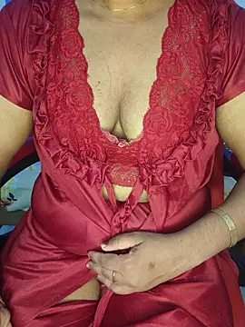 Snapshot of Malluivaniya chatting on 06/19/26, 05:28 Malluivaniya online show from 06/19/26, 05:28