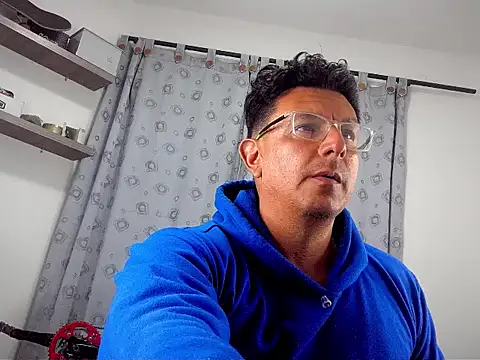 Snapshot of pedropicapi chatting on 10/23/25, 02:22 pedropicapi online show from 10/23/25, 02:22