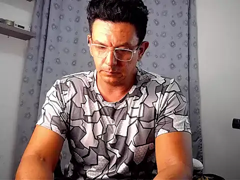 Snapshot of pedropicapi chatting on 11/05/25, 02:44 pedropicapi online show from 11/05/25, 02:44