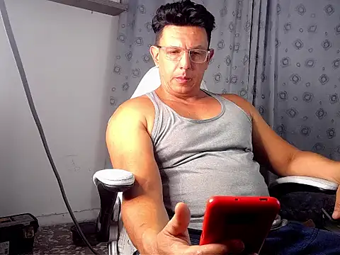 Snapshot of pedropicapi chatting on 11/17/25, 10:48 pedropicapi online show from 11/17/25, 10:48