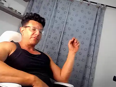 Snapshot of pedropicapi chatting on 11/22/25, 11:26 pedropicapi online show from 11/22/25, 11:26