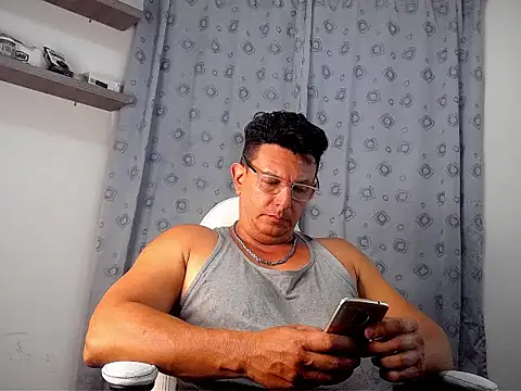 Snapshot of pedropicapi chatting on 12/20/25, 01:12 pedropicapi online show from 12/20/25, 01:12