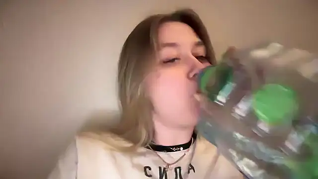 Snapshot of Isabel-Bailey chatting on 12/22/24, 08:47 Isabel-Bailey online show from 12/22/24, 08:47