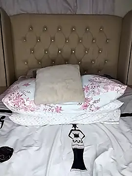 Snapshot of makaviwe chatting on 02/09/25, 05:43 makaviwe online show from 02/09/25, 05:43