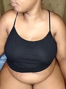 Snapshot of makaviwe chatting on 02/25/25, 05:15 makaviwe online show from 02/25/25, 05:15