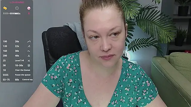 CutieGinger online show from 10/29/25, 03:25