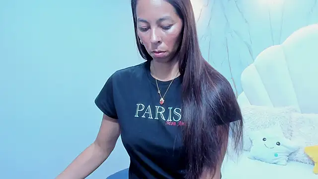 Rosalinda Cortez online show from 12/04/24, 04:05