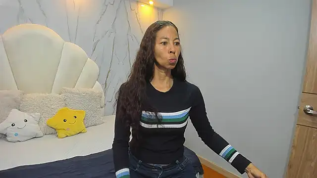 Rosalinda Cortez online show from 12/18/24, 12:29