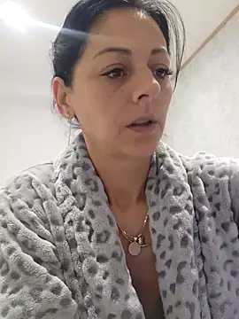 bruneta sexy23 online show from 11/15/25, 04:10