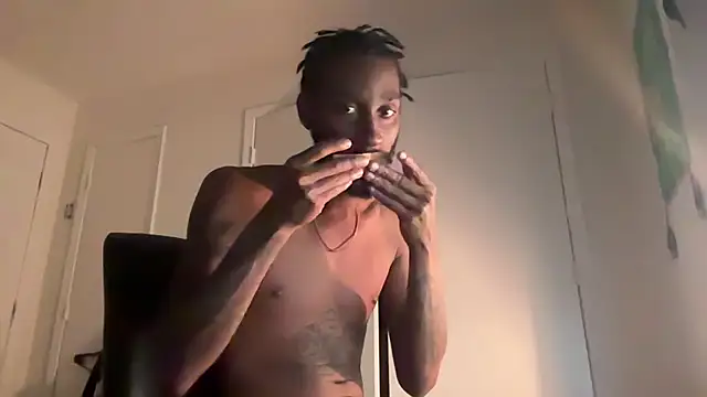 Snapshot of ITSONLYKENNY chatting on 09/25/25, 12:58 ITSONLYKENNY online show from 09/25/25, 12:58