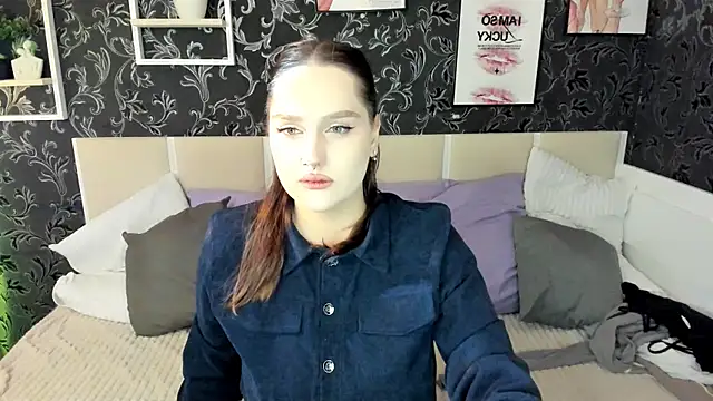 SofiaLovelyC online show from 05/05/26, 06:10