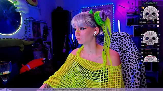 Snapshot of Fridart-house_Fortuna chatting on 11/12/25, 09:58 Fridart-house Fortuna online show from 11/12/25, 09:58