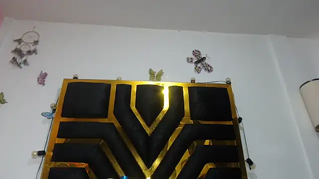 Helennahot online show from 10/22/25, 05:13