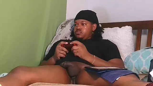 Carolinayoungin online show from 10/30/25, 07:03