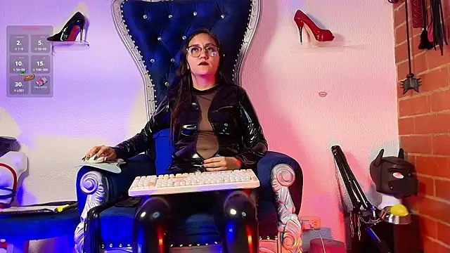 Snapshot of abbymora chatting on 11/09/25, 07:56 abbymora online show from 11/09/25, 07:56