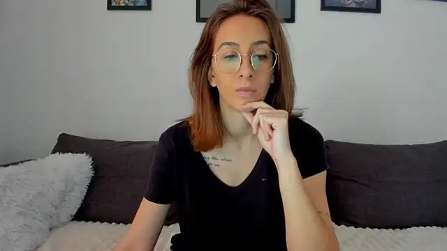 DesireMore90 online show from 02/05/26, 12:21