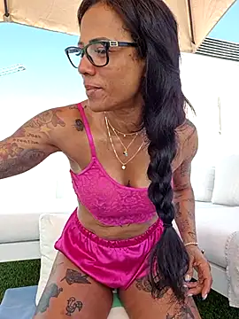 Snapshot of Allana_Squirt chatting on 06/16/26, 08:39 Allana Squirt online show from 06/16/26, 08:39
