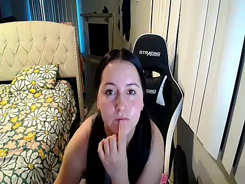Snapshot of asly1 chatting on 06/02/26, 03:03 asly1 online show from 06/02/26, 03:03