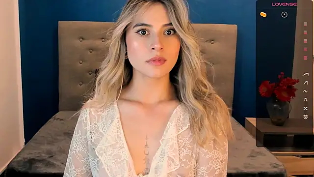 Snapshot of KiaraCarter chatting on 12/10/24, 07:43 KiaraCarter online show from 12/10/24, 07:43