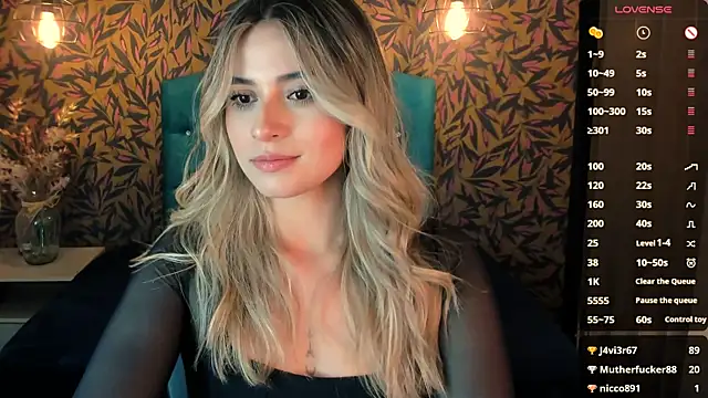 Snapshot of KiaraCarter chatting on 12/20/24, 08:34 KiaraCarter online show from 12/20/24, 08:34