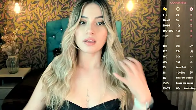 Snapshot of KiaraCarter chatting on 02/03/25, 07:52 KiaraCarter online show from 02/03/25, 07:52