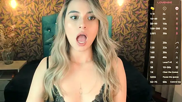 Snapshot of KiaraCarter chatting on 03/11/25, 07:47 KiaraCarter online show from 03/11/25, 07:47