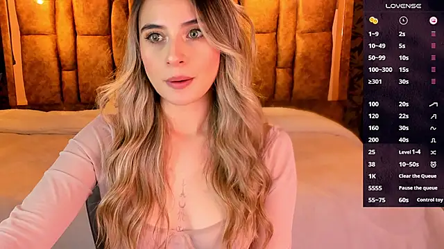 Snapshot of KiaraCarter chatting on 10/20/25, 07:47 KiaraCarter online show from 10/20/25, 07:47