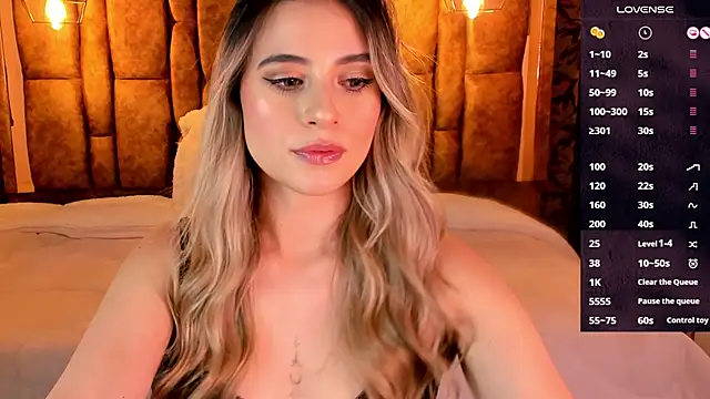 Snapshot of KiaraCarter chatting on 10/23/25, 08:07 KiaraCarter online show from 10/23/25, 08:07