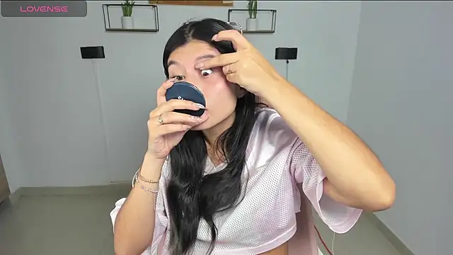 emily villamil online show from 06/29/26, 03:12