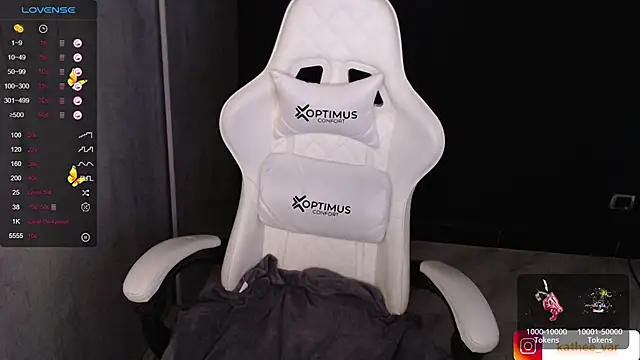 Snapshot of kathe03 chatting on 02/15/25, 06:55 kathe03 online show from 02/15/25, 06:55