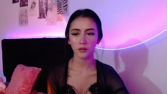 Snapshot of Coralinnee_ chatting on 02/13/25, 05:37 Coralinnee online show from 02/13/25, 05:37