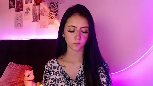 Snapshot of Coralinnee_ chatting on 03/01/25, 07:26 Coralinnee online show from 03/01/25, 07:26