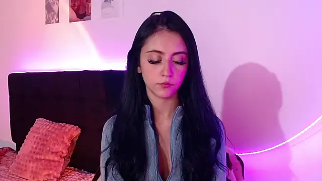 Snapshot of Coralinnee_ chatting on 03/07/25, 04:13 Coralinnee online show from 03/07/25, 04:13