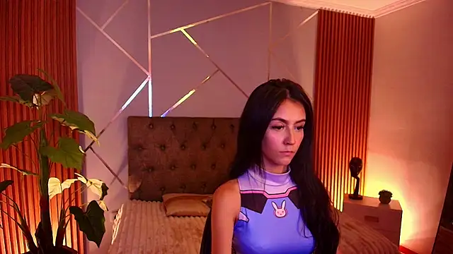 Coralinnee  online show from 03/20/26, 03:33